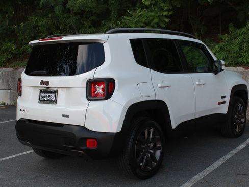 Used 2016 Jeep Renegade 75th Anniversary AWD/4WD image 9