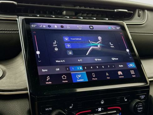 Used 2023 Jeep Grand Cherokee Limited w/ Trailer Tow Prep Group (B) image 16