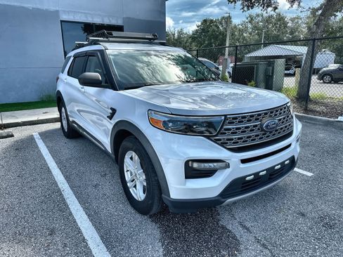 Used 2020 Ford Explorer XLT w/ Equipment Group 202A RWD image 11