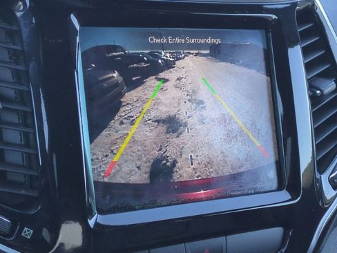 Used 2020 Jeep Cherokee High Altitude image 34