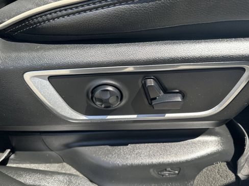 Used 2020 RAM 1500 Laramie AWD/4WD image 39