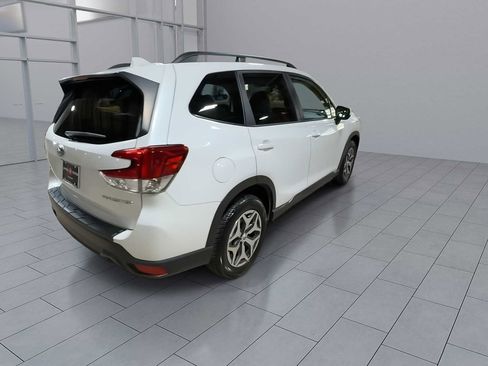 Used 2021 Subaru Forester Premium image 8