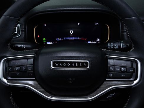 Used 2023 Jeep Wagoneer Series II AWD/4WD image 18