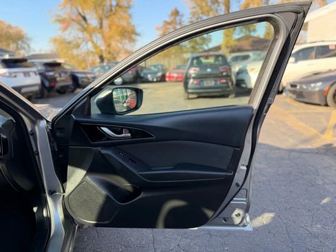 Used 2016 MAZDA MAZDA3 i Sport w/ Preferred Equipment Package image 21