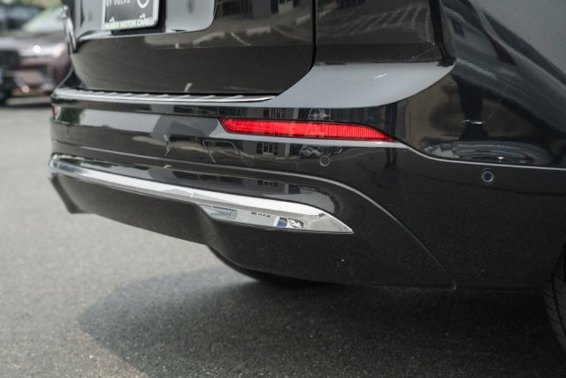 Certified 2023 Volvo XC60 B5 Plus w/ Climate Package AWD/4WD image 9