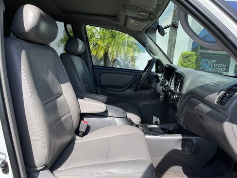 Used 2002 Toyota Sequoia Limited image 23