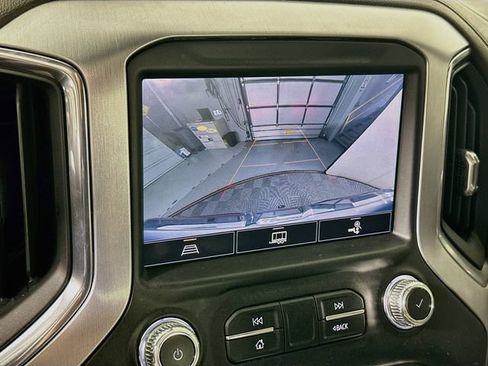 Used 2022 GMC Sierra 1500 SLT w/ SLT Convenience Package AWD/4WD image 17