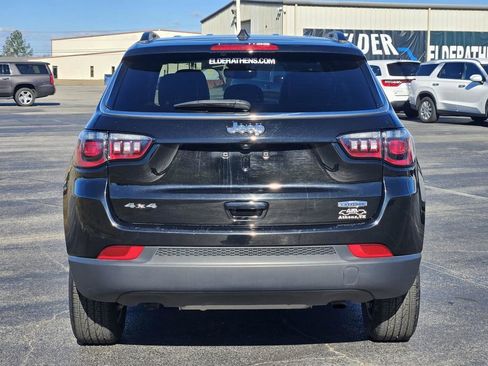 Used 2024 Jeep Compass Latitude image 5