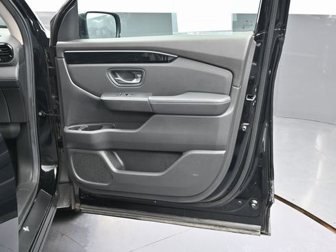 Used 2025 Honda Pilot EX-L image 38