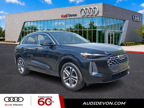 Certified 2025 Audi Q5 Premium w/ Convenience Package AWD/4WD image 1