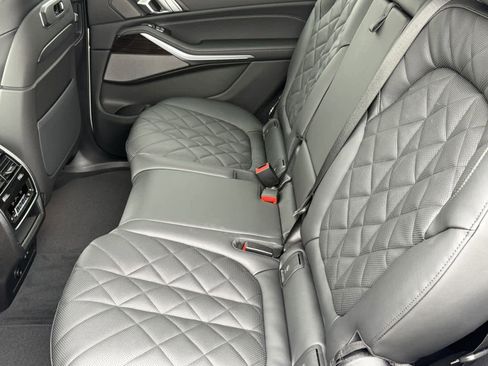 Used 2025 BMW X7 xDrive40i image 40