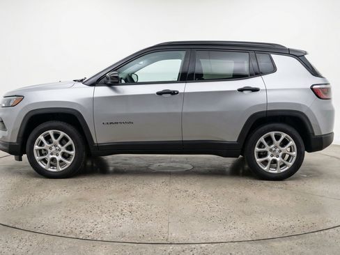 Used 2025 Jeep Compass Limited AWD/4WD image 5