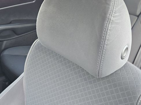 Used 2018 Kia Sorento LX image 32