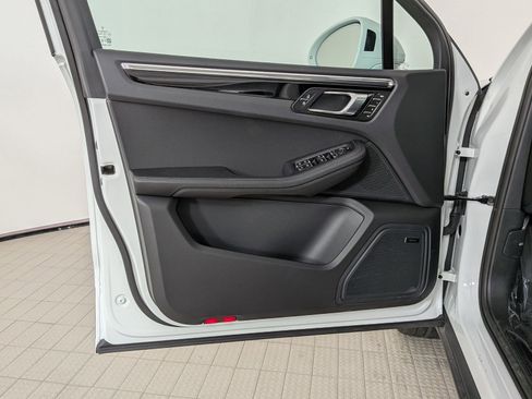 New 2025 Porsche Macan AWD/4WD image 13