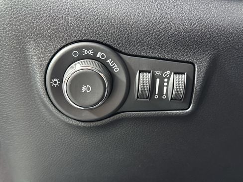 New 2026 Jeep Compass Limited image 28