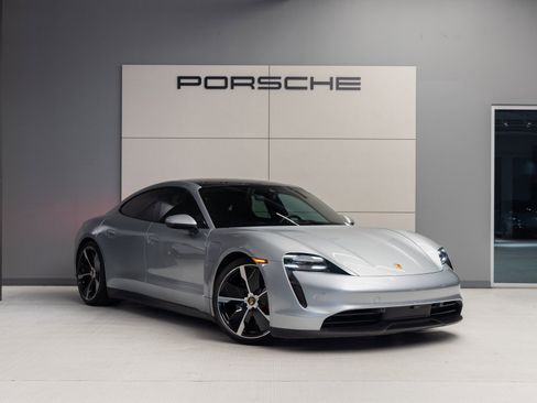 Used 2020 Porsche Taycan 4S image 9