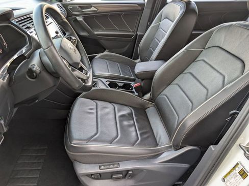 Used 2022 Volkswagen Tiguan SEL R-Line image 5