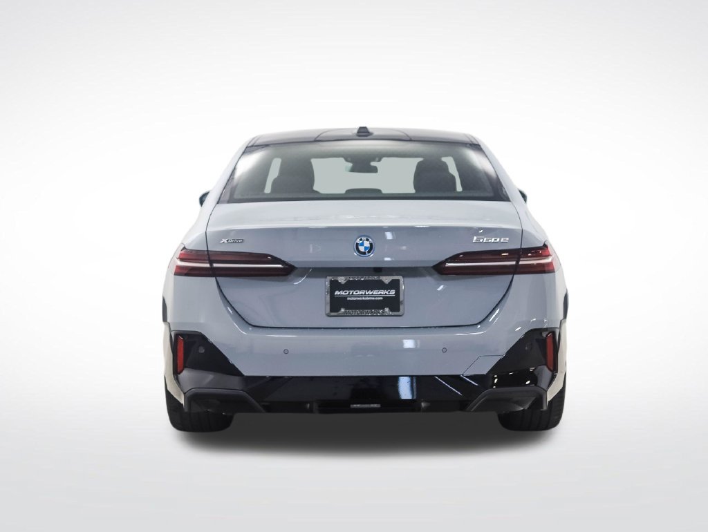 Used 2026 BMW 550e xDrive AWD/4WD image 5