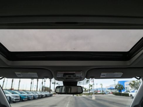 Used 2019 Toyota Sienna XLE image 15