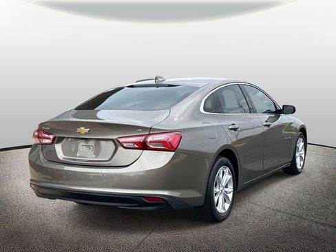 Used 2020 Chevrolet Malibu LT image 2