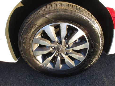 Used 2022 Chrysler Pacifica Touring-L image 9