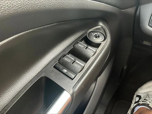 Used 2017 Ford C-MAX SE image 34