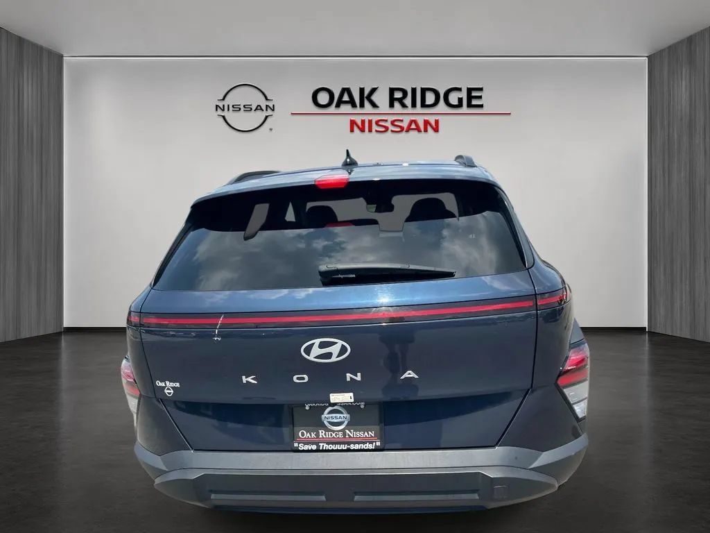 Used 2024 Hyundai Kona SEL FWD image 4