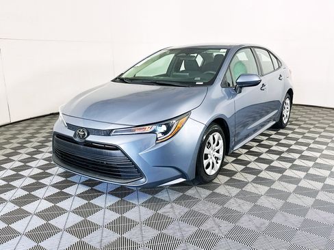 Used 2024 Toyota Corolla LE FWD image 7