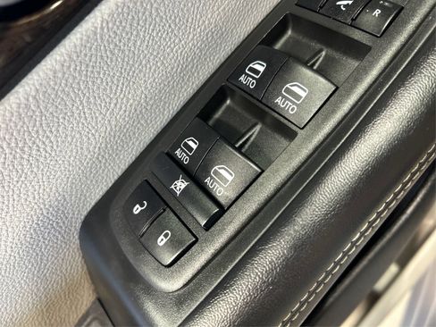 Used 2021 Chrysler Pacifica Limited w/ Premium & Safety Sphere Group AWD/4WD image 31