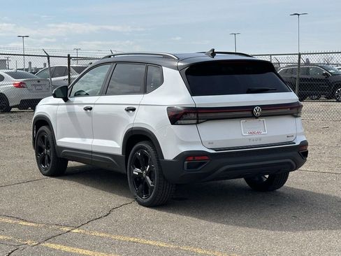 New 2025 Volkswagen Taos SE AWD/4WD image 3