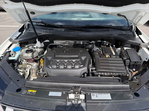 Used 2020 Volkswagen Tiguan SE w/ Panoramic Sunroof Package FWD image 21