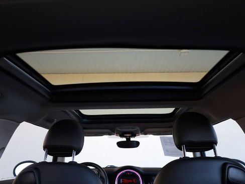 Used 2014 MINI Cooper 2-Door Hardtop image 16