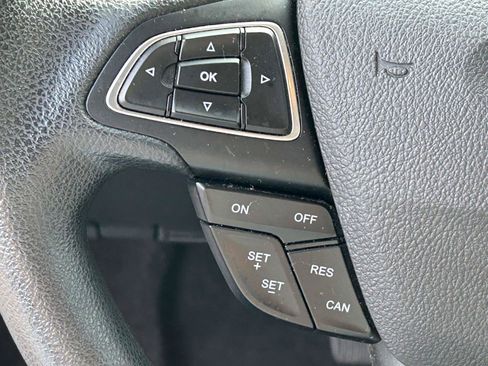 Used 2018 Ford Focus SE FWD image 18