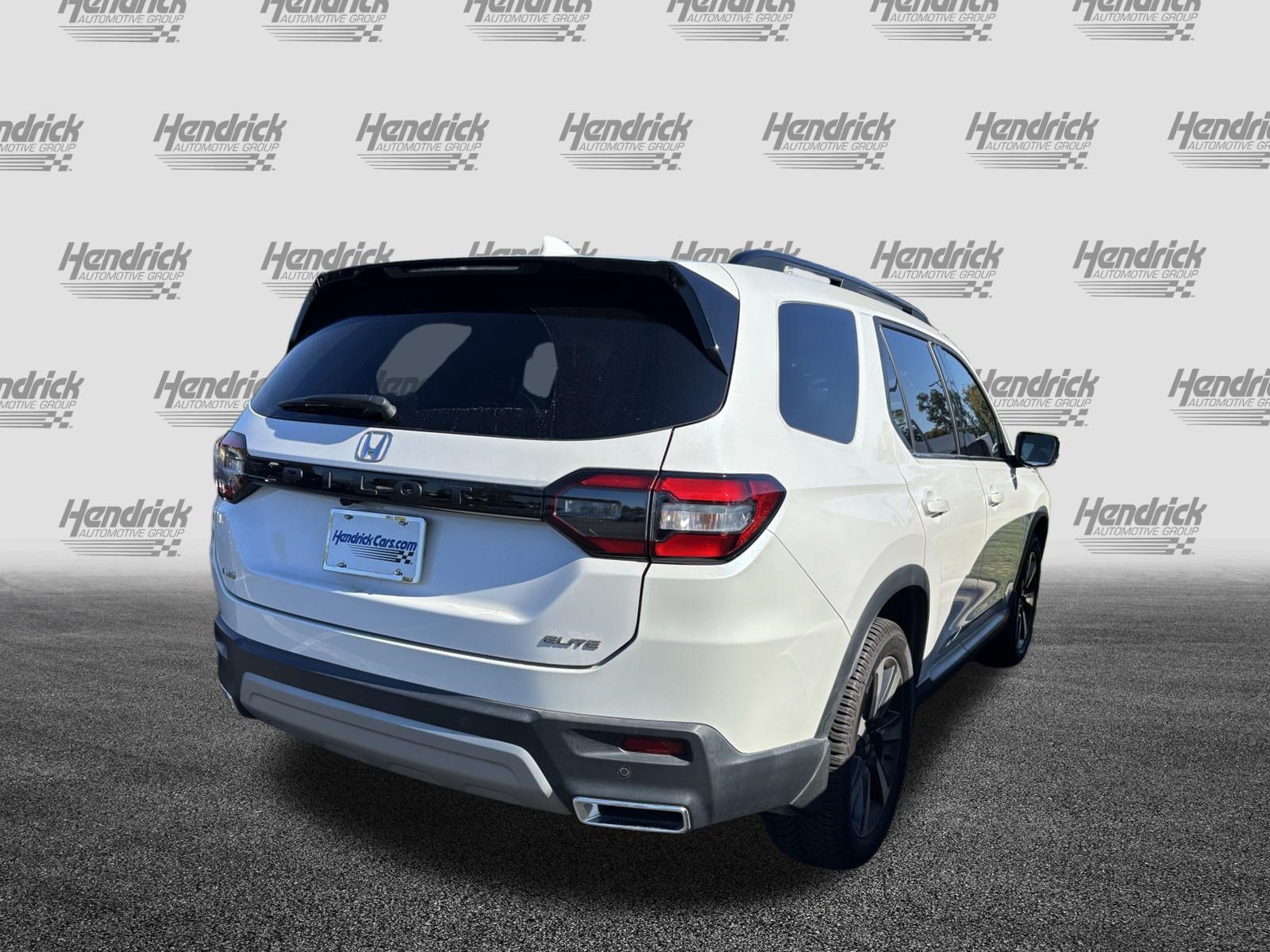 Used 2024 Honda Pilot Elite image 11