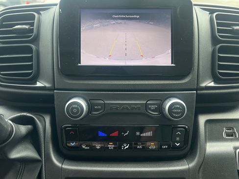 Used 2025 RAM ProMaster 2500 w/ Convenience Group FWD image 4