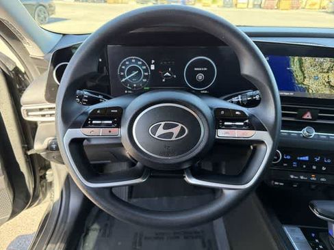 Certified 2024 Hyundai Elantra Blue FWD image 19