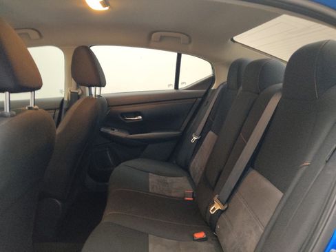 Used 2022 Nissan Sentra SR w/ Lighting Package FWD image 18