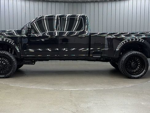 Used 2026 Ford F450 Platinum w/ FX4 Off-Road Package AWD/4WD image 2