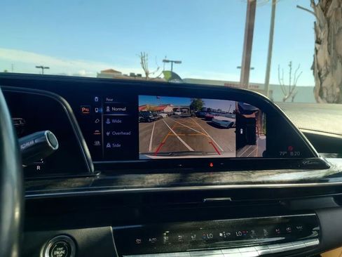 Used 2021 Cadillac Escalade ESV Premium Luxury image 24