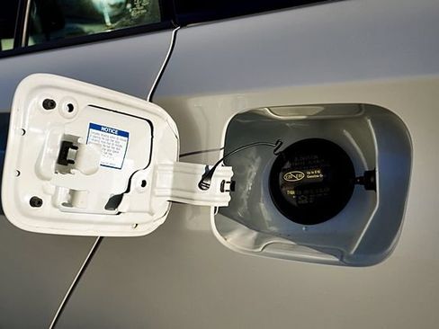 Used 2016 Toyota Prius Four FWD image 10