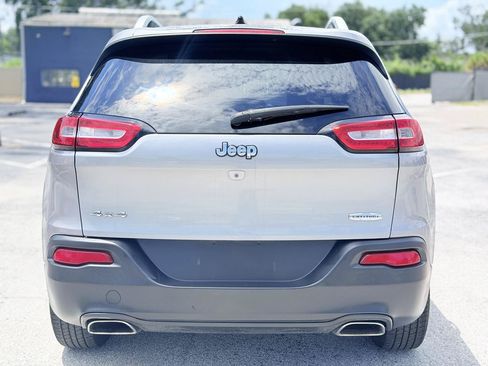 Used 2015 Jeep Cherokee Latitude w/ Comfort/Convenience Group AWD/4WD image 4