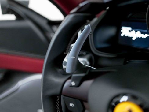 Used 2020 Ferrari Portofino RWD image 82