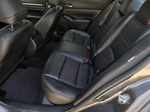 Used 2025 Nissan Altima 2.5 SR image 10