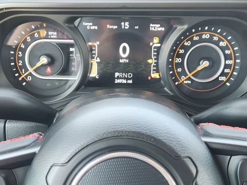 Used 2024 Jeep Gladiator Rubicon AWD/4WD image 17