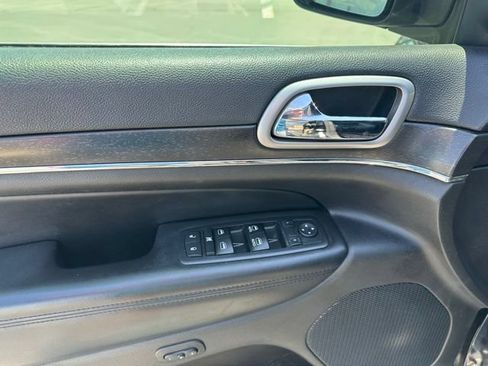 Used 2018 Jeep Grand Cherokee Limited w/ Luxury Group II AWD/4WD image 17