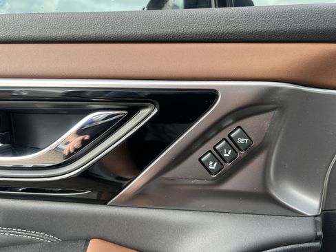 Used 2025 Subaru Outback Touring w/ Popular Package #2 image 6