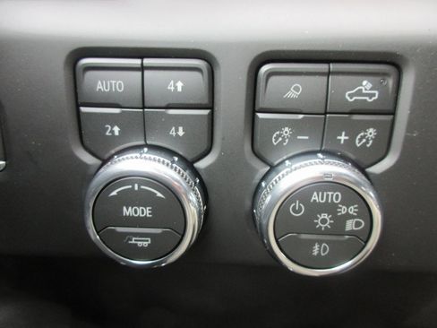 New 2026 GMC Sierra 1500 AT4 w/ AT4 Premium Package image 18