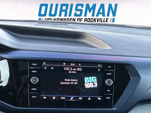 Used 2024 Volkswagen Taos SE w/ Panoramic Sunroof Package image 14