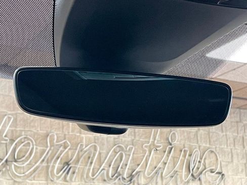 Used 2020 Volkswagen Atlas Cross Sport SEL R-Line image 32