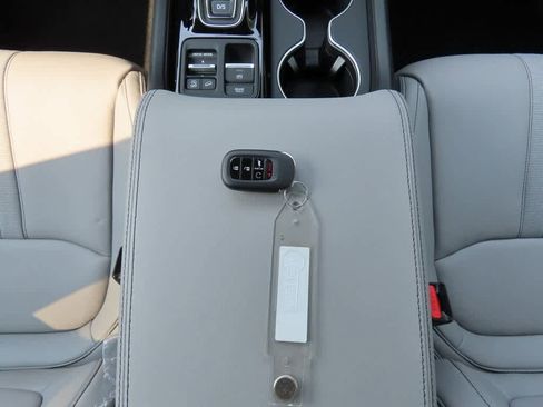 New 2025 Honda Pilot Touring image 26